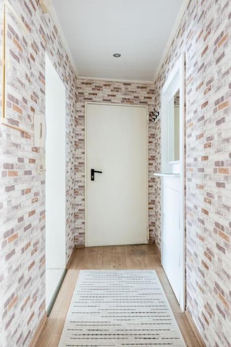 Apartment E